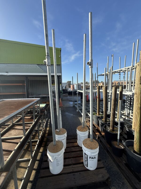 Shade frame with posts. - Image 2