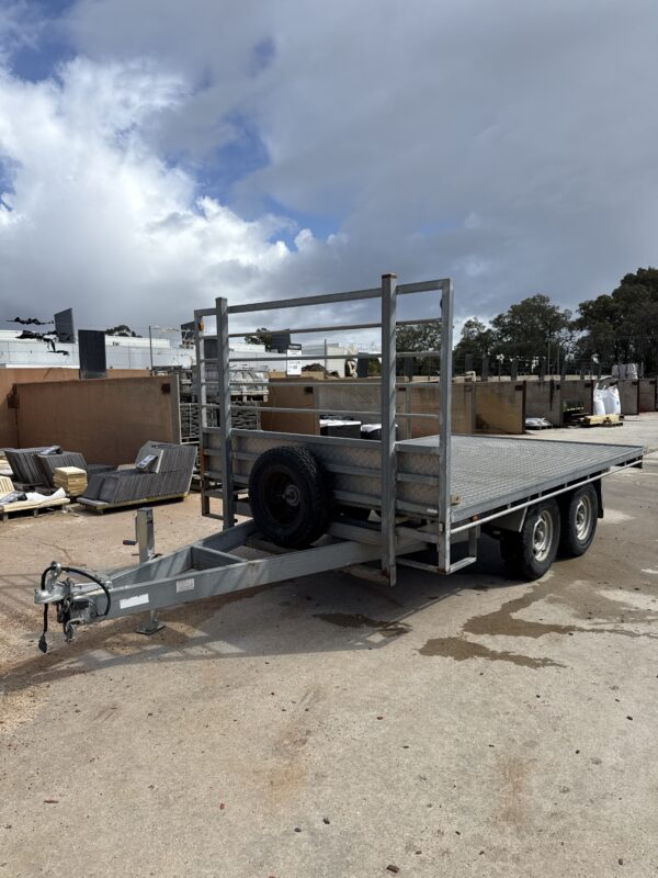 Trailer Flat Top 15 x 7