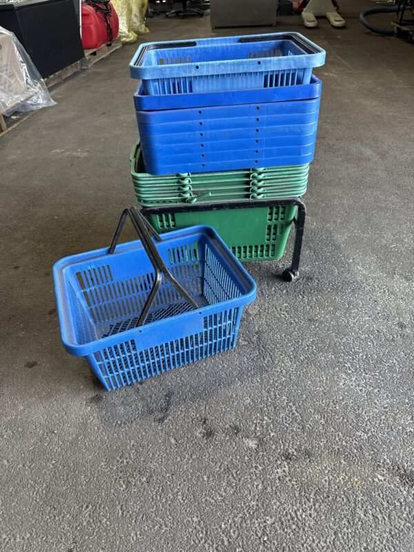 Shopping baskets  with stand 15pce - Image 2