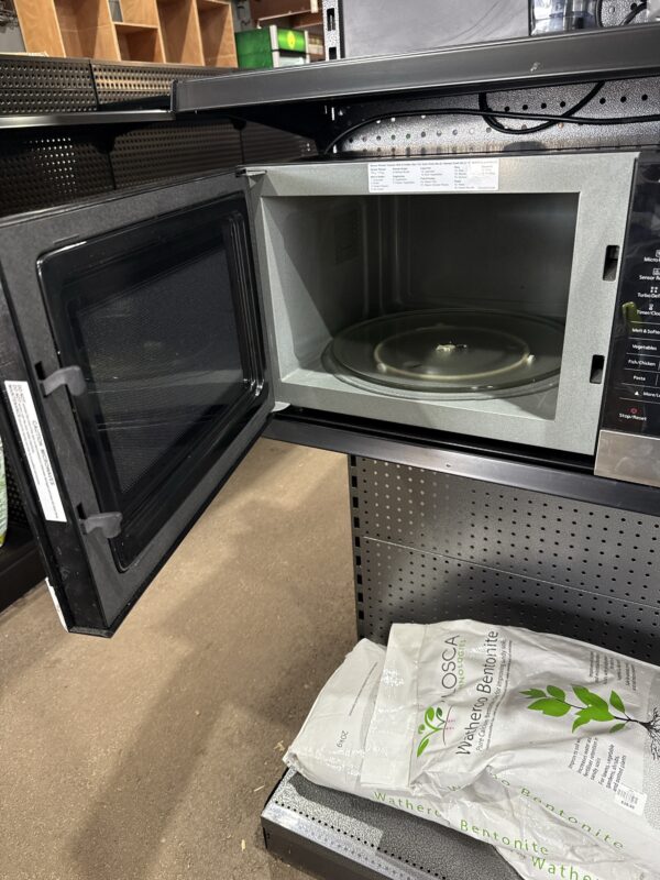 Microwave 1100w Panasonic - Image 2