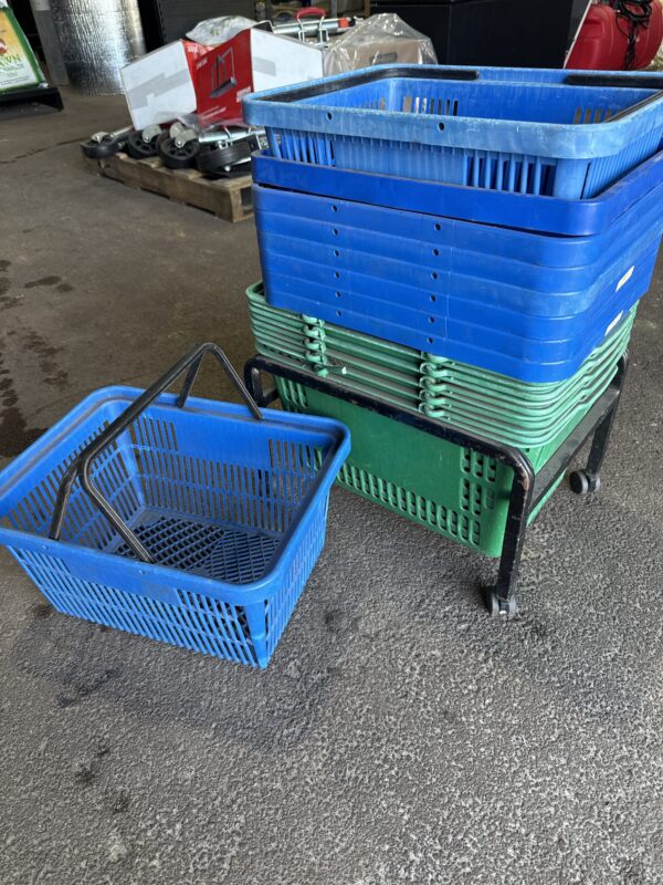 Shopping baskets  with stand 15pce