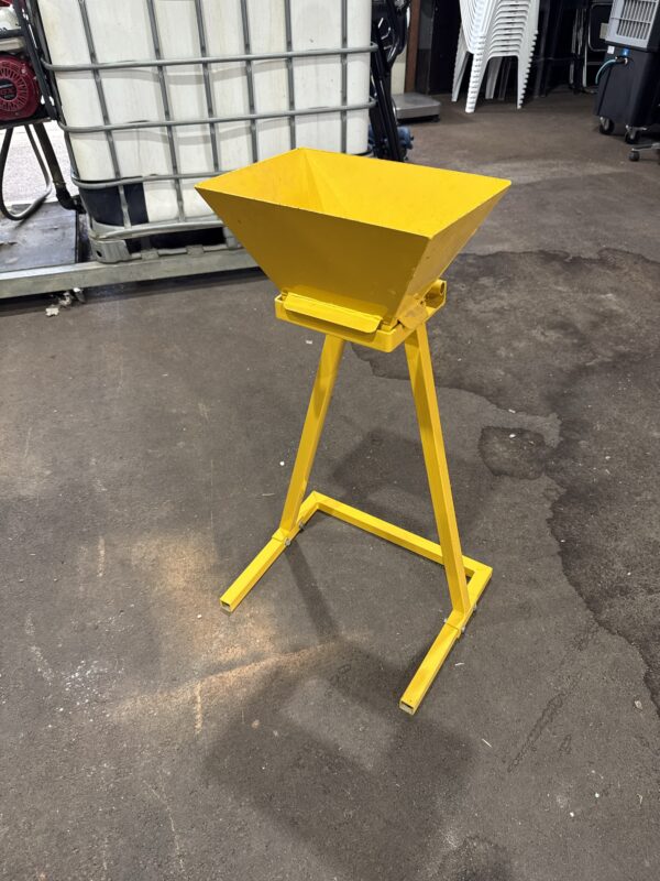 Sand bag filler