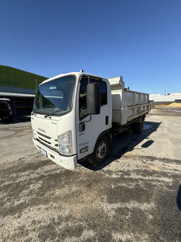 *Isuzu Tipper truck NQR-190 AMT - Image 4