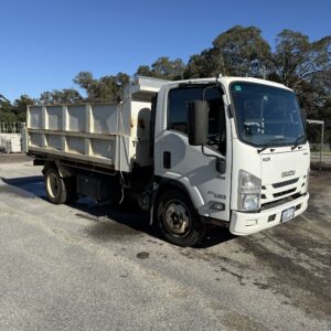 *Isuzu Tipper truck NQR-190 AMT