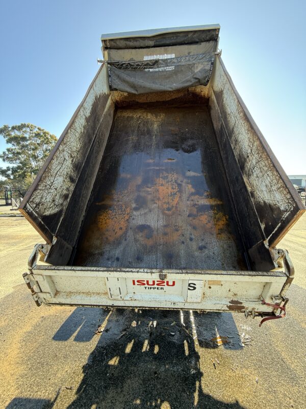 *Isuzu Tipper truck NQR-190 AMT - Image 6