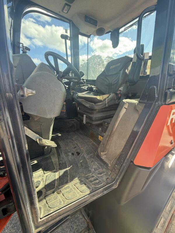 *Kubota wheel loader Ro65 - with attachments - Image 11