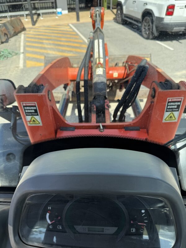 *Kubota wheel loader Ro65 - with attachments - Image 12